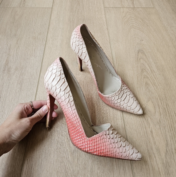 Alice + Olivia Shoes - Alice + Olivia Dina Ombré Natural & Coral Snakeskin Whipstitch Pumps